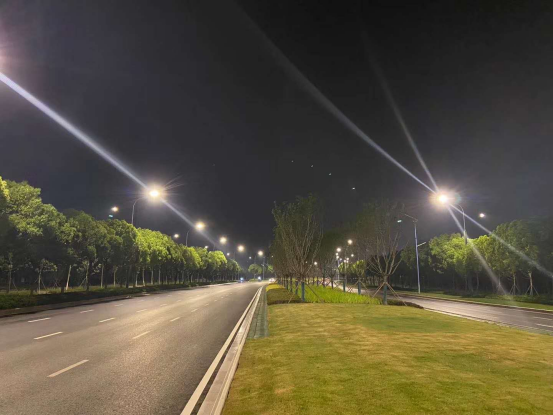 走进城乡生活的太阳能路灯，为什么会被广泛应用？